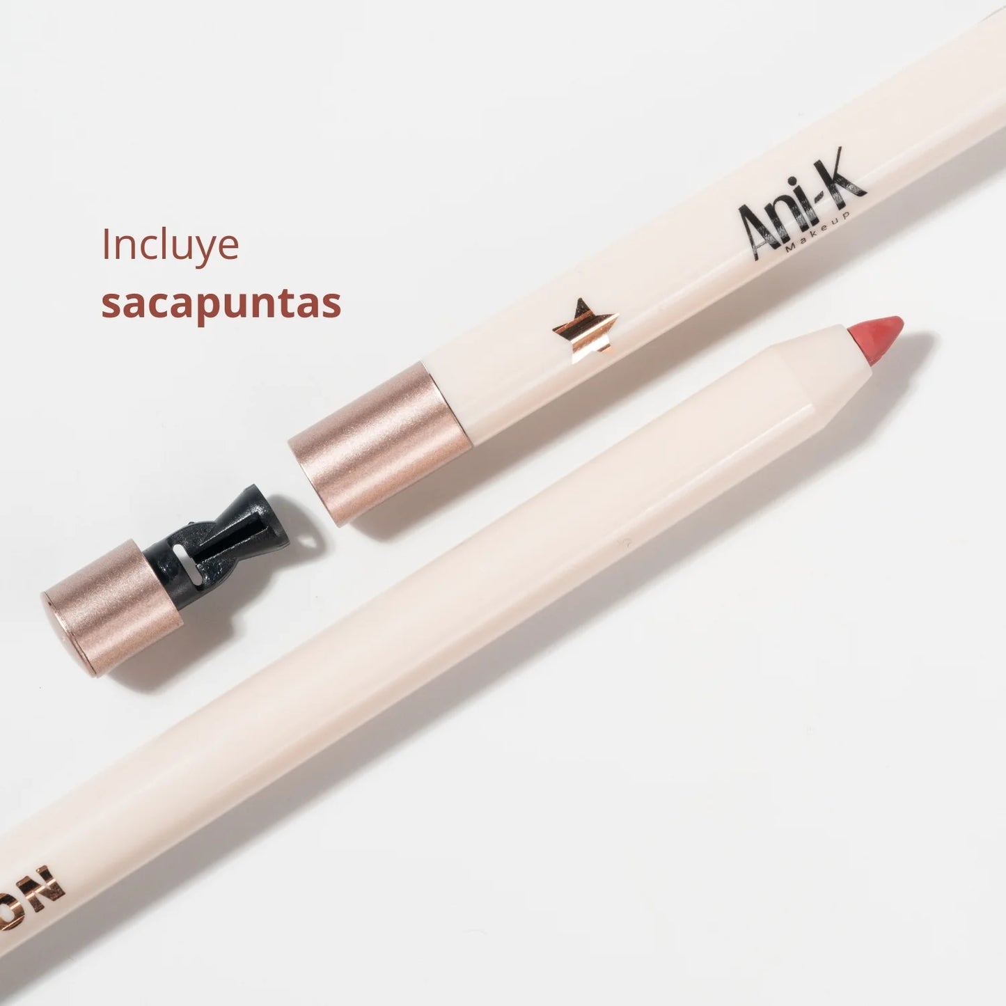 LÁPIZ DE LABIOS ANI-K KISS DEFINITION